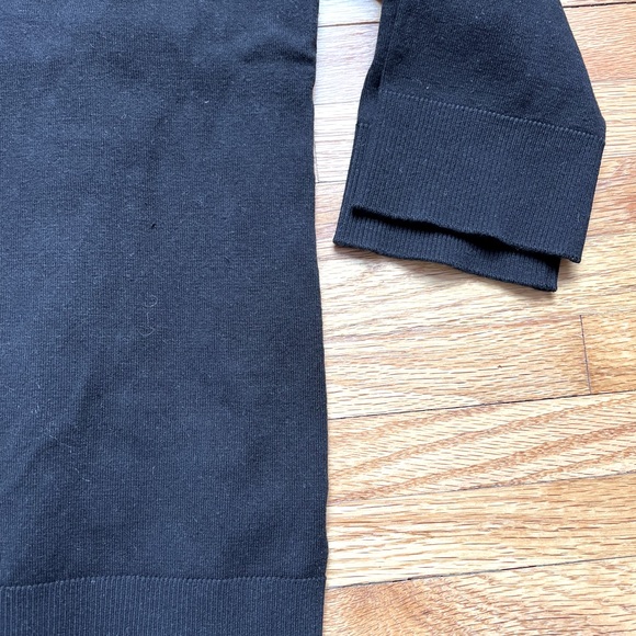 Gorgeous black top with satin back tie - Picture 7 of 8